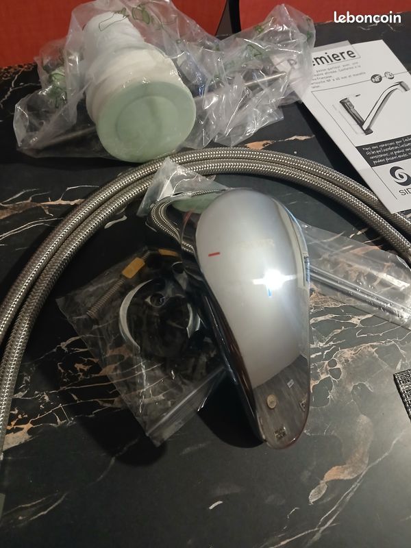 Vendre mitigeur lavabo avec vidage neuf (image 1)