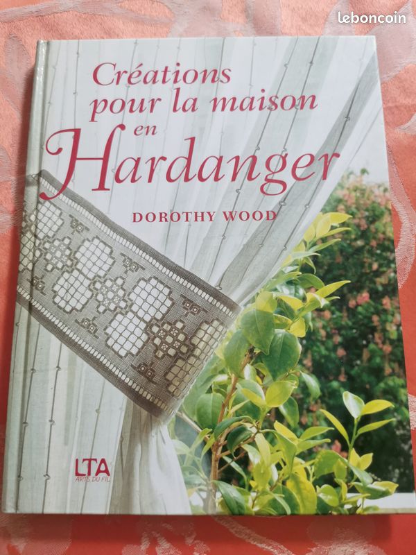 Livre "Créations pour la maison en Hardanger" - Dorothy Wood (image 1)