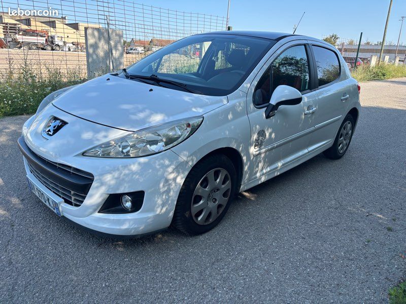 Peugeot 207 série 64 1.6 hdi 92CH diesel (image 4)