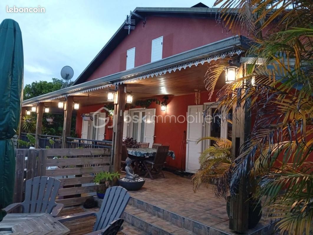 Maison 9 pièces 246 m² · à Saint-Joseph · 246 m² · 562 500 €