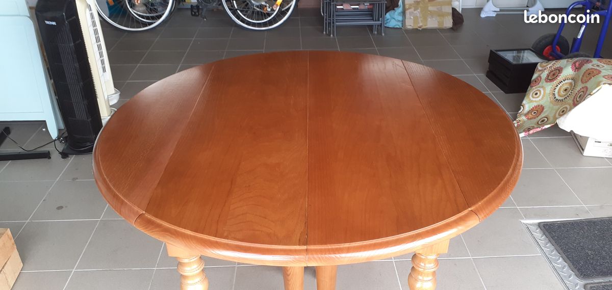 Table de salle à manger neuve bois massif chêne clair 105 cm de diamètre plus 6 rallonges de 40 cm .possibilité de faire une table de 105,145,185,225,265,305,10 à 12 personnes confortablement assises (image 2)