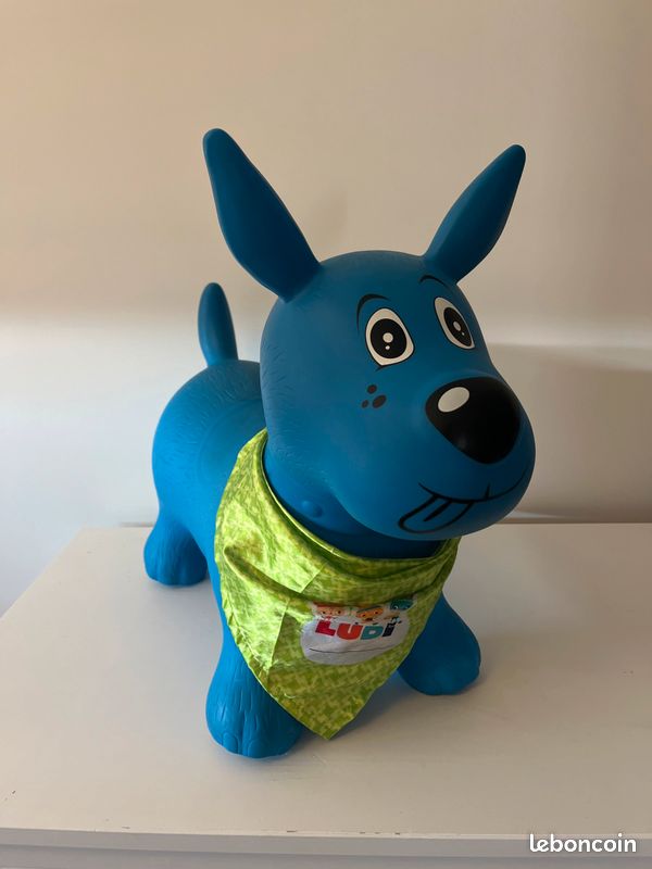 Chien Ludi rebondissant (image 1)