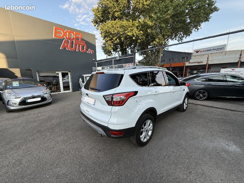 Ford Kuga 1.5 TDCi 120 SetS 4x2 BVM6 Titanium (image 3)