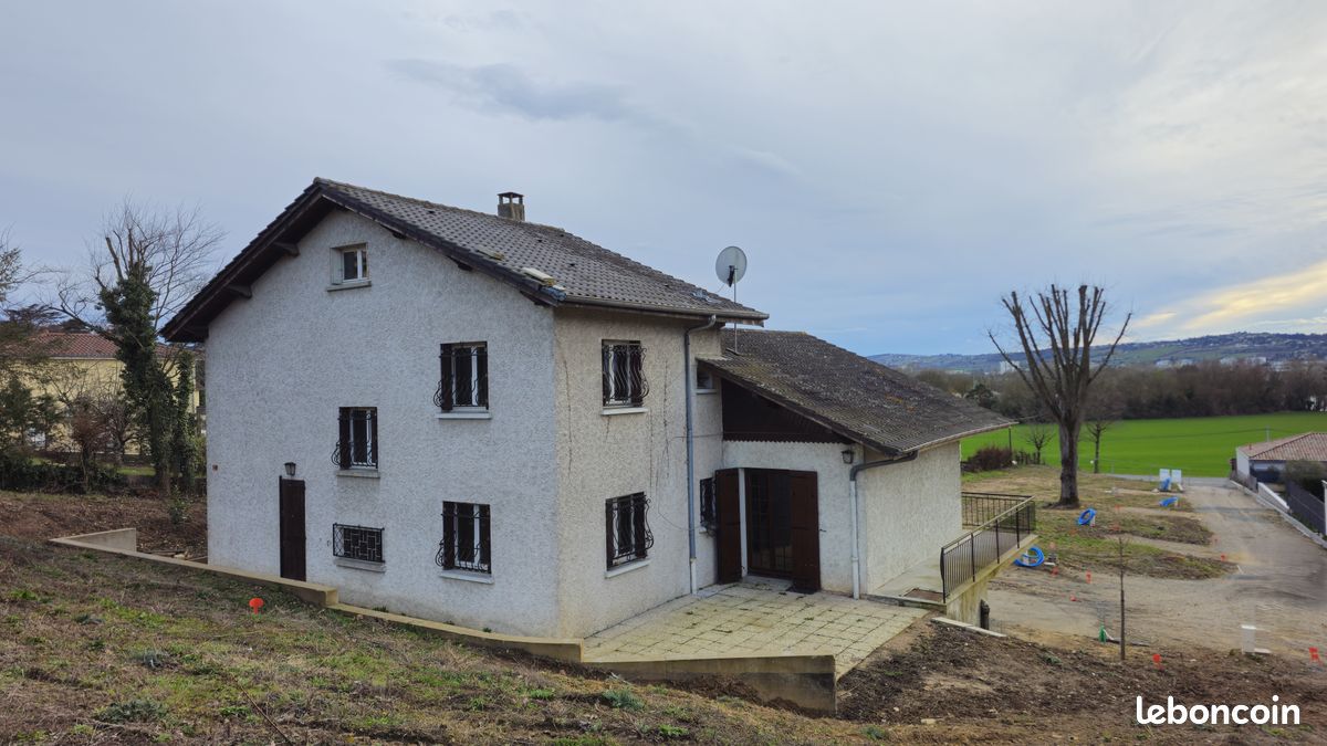 Maison 7 pièces 173 m² · à Jassans-Riottier · 173 m² · 335 000 €