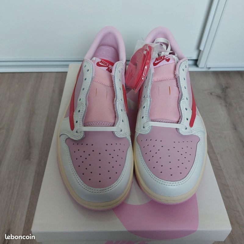 Nike Air Jordan Retro 1 Low x Travis Scott Tropical Pink 44,5eu (image 4)