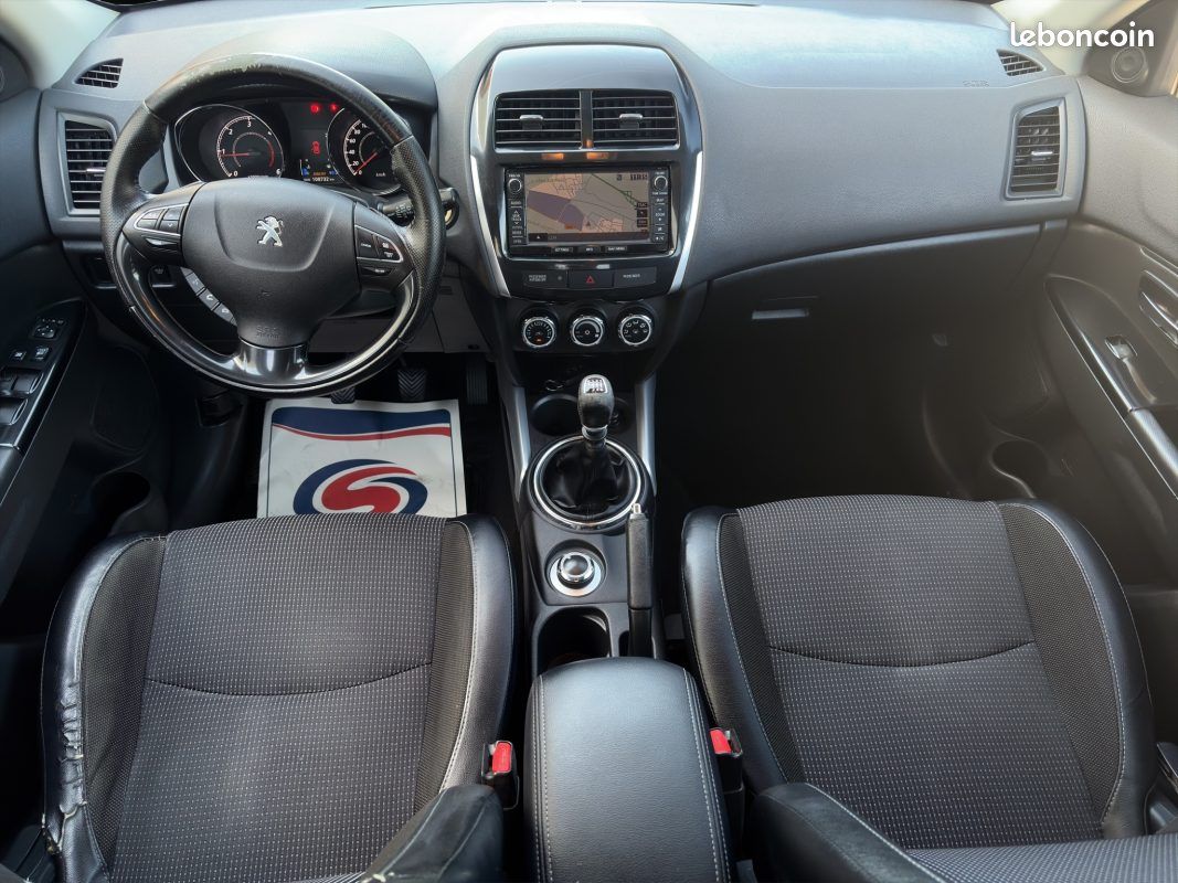 PEUGEOT 4008 1.6 HDi 114 cv Style 4x4 (image 12)