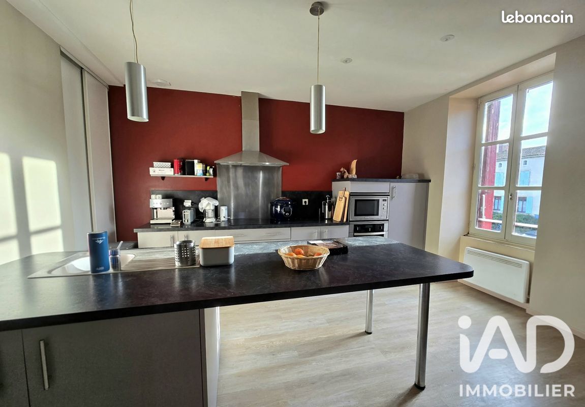 Maison 5 pièces 114 m² · à Essarts-en-Bocage · 114 m² · 920 €/mois