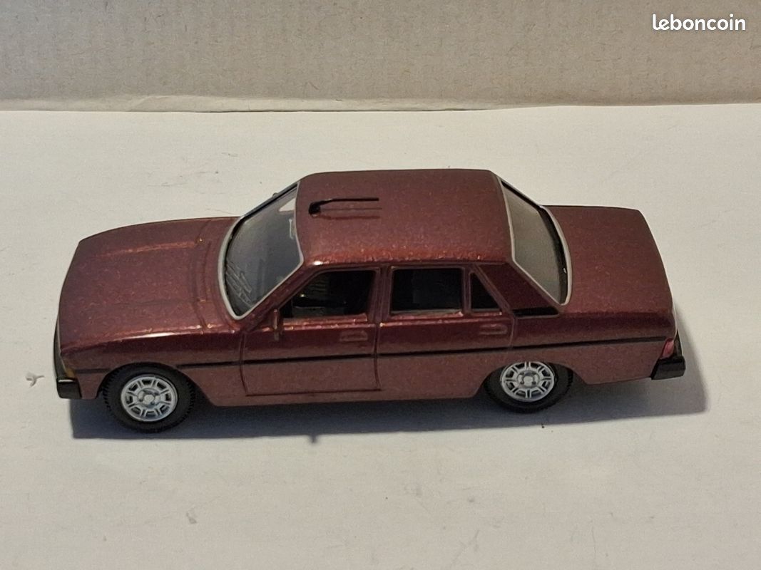 Miniature NOREV 1/43 Peugeot 604 STI 1981 - Gris Métal - NEUVE