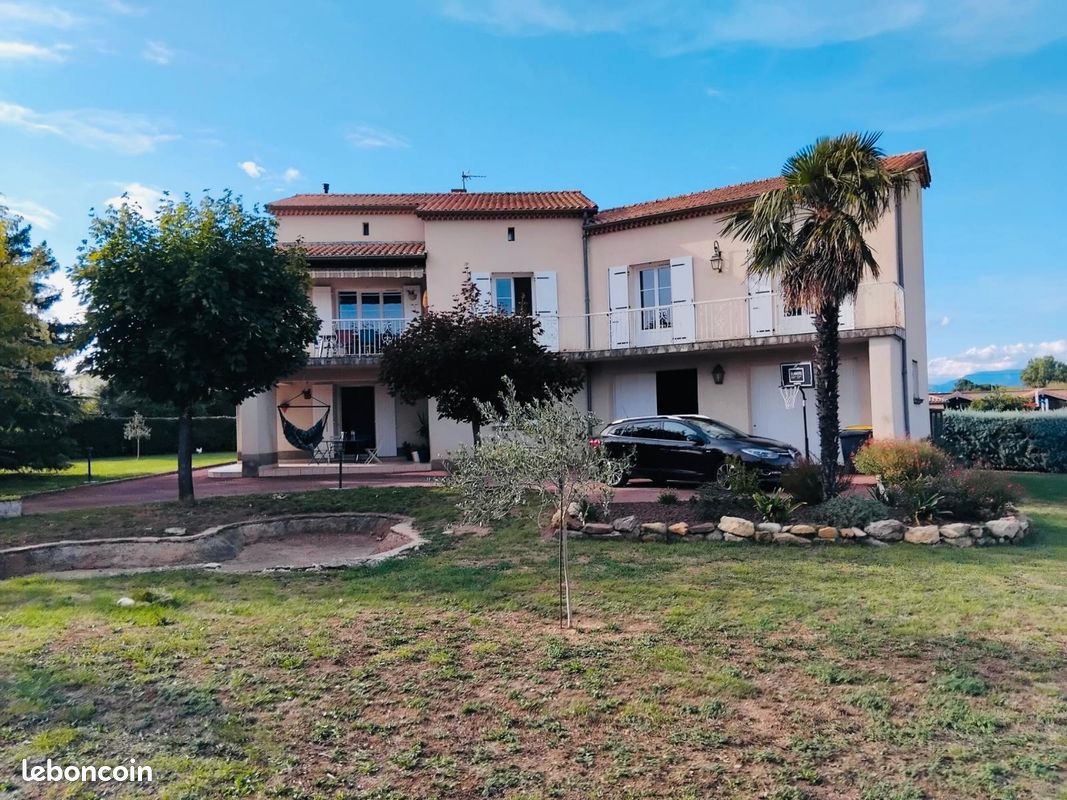 Maison 8 pièces 202 m² · à Saint-Sernin · 202 m² · 340 000 €