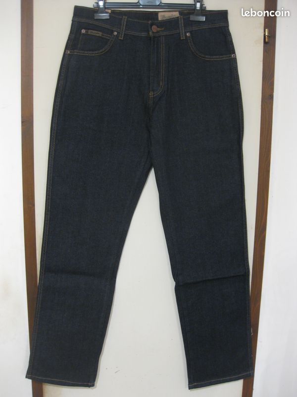 JEANS BLEU DENIM BRUT NEUF W 33 L 32 (US) marque WRANGLER (image 1)