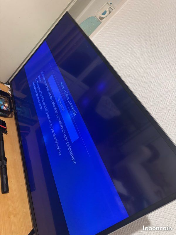 TV Samsung 48 pouces 4K Smart TV – fonctionne avec défaut écran (image 1)