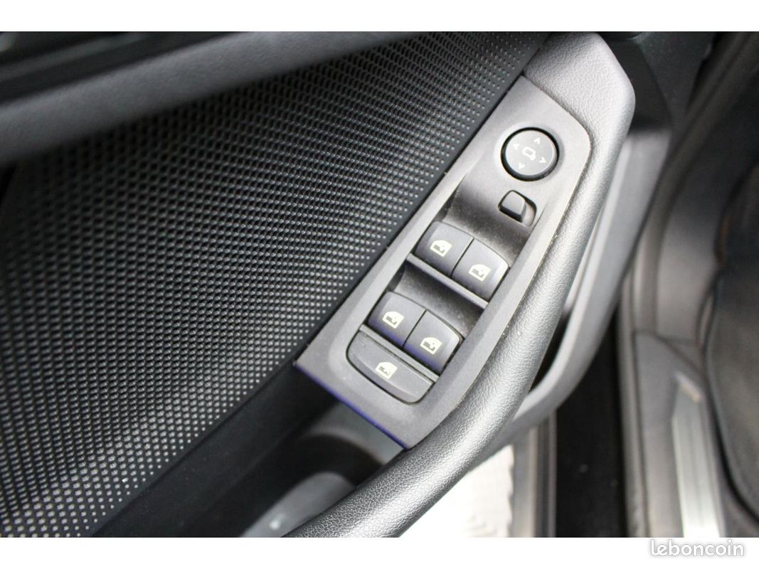 BMW SERIE 1 118d - BVA BERLINE F40 Lounge (image 26)