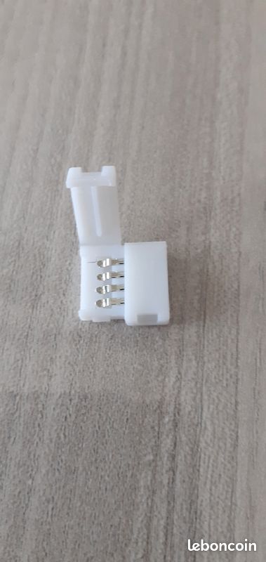 Connecteur ruban led 4 fiches (image 1)