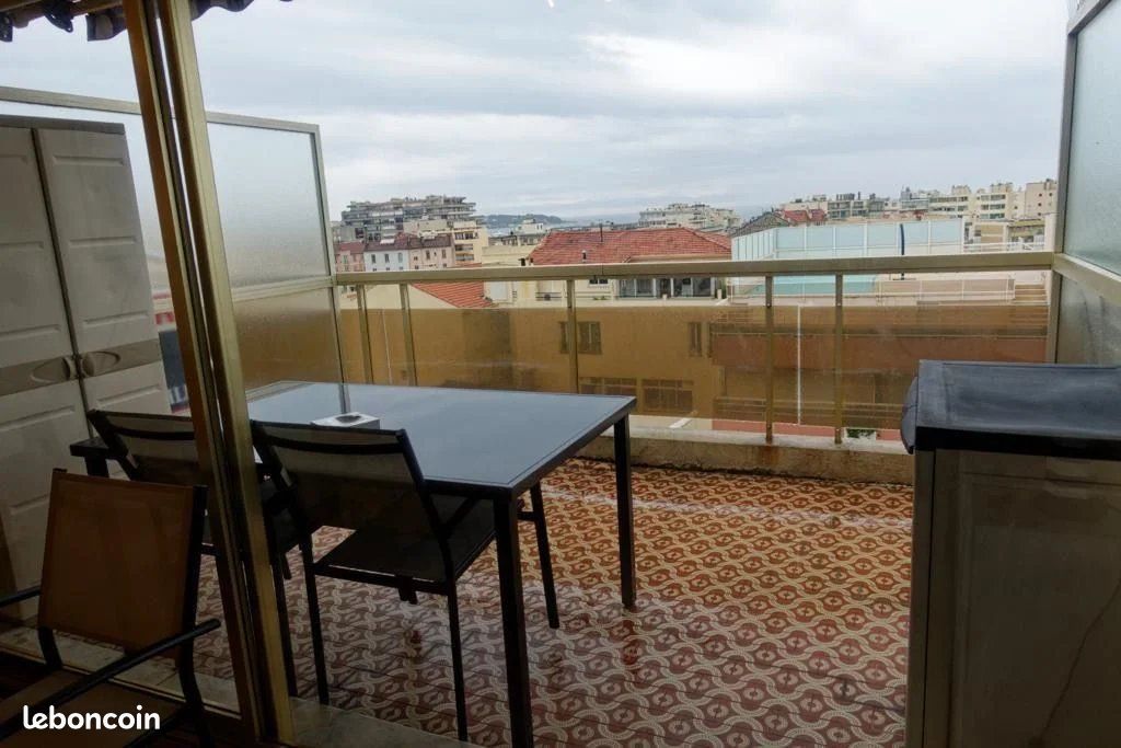 Appartement 1 pièce 25 m² · à Antibes · 25 m² · 680 €/mois