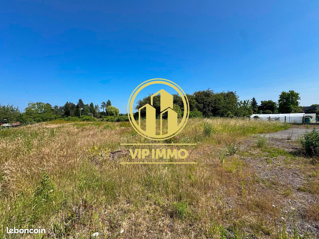 Terrain 963 m² · à La Neuville · 963 m² · 189 000 €