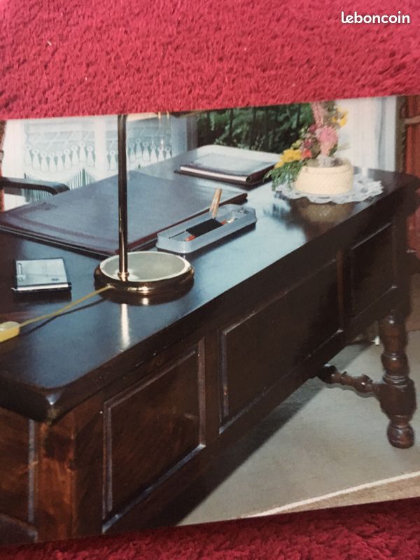 Bureau (image 1)