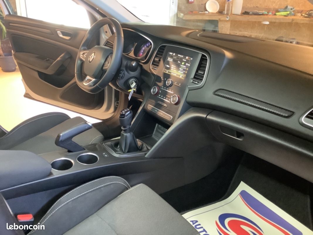 Renault megane iv societe blue dci 115 air 2p (image 11)