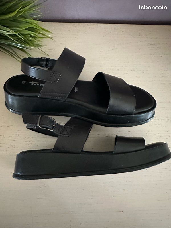 Sandales Tamaris Noires Taille 38 - Talon 7 Cm Velours Aspect Cuir Occasion