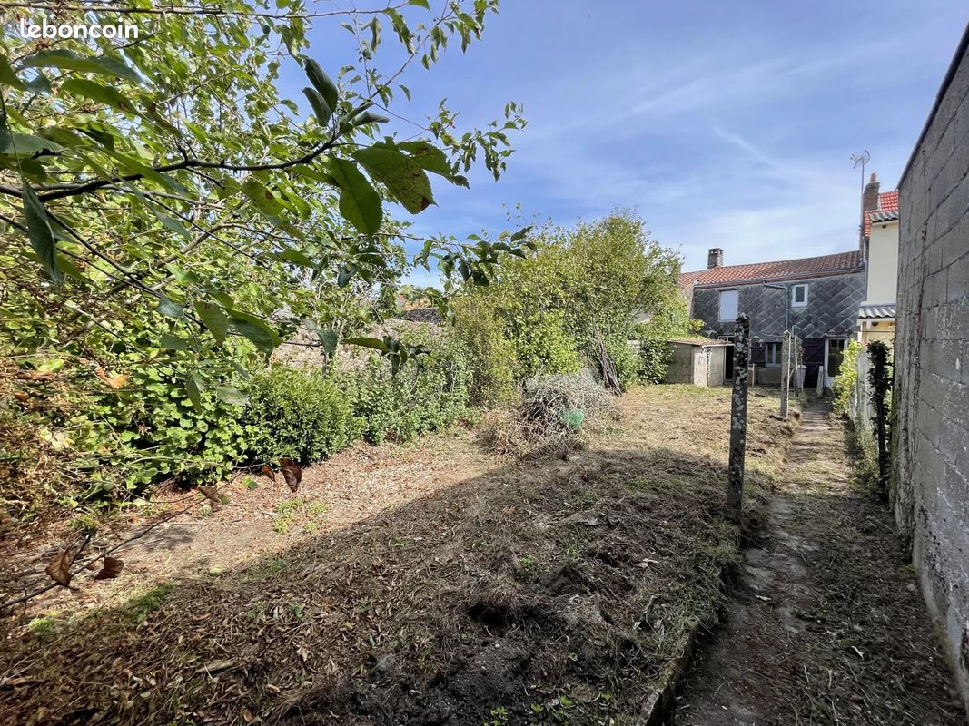 Maison 4 pièces 75 m² · à Le May-sur-Èvre · 75 m² · 68 000 €
