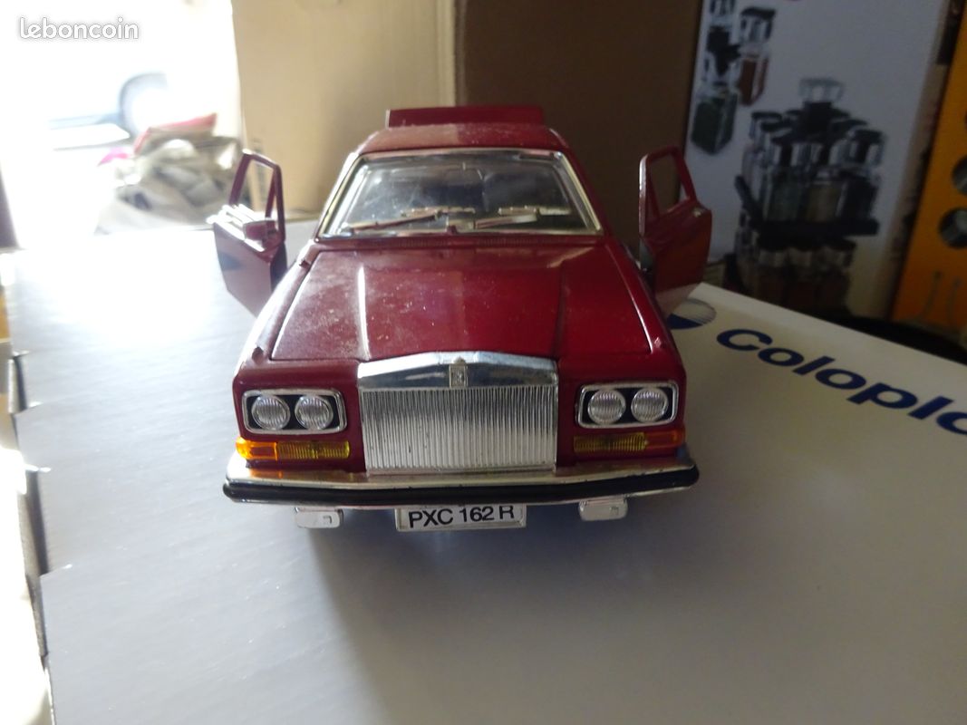 Modellauto Bburago Rolls-Royce 1/22 Nr. 3001 (Gebraucht) in Grüningen