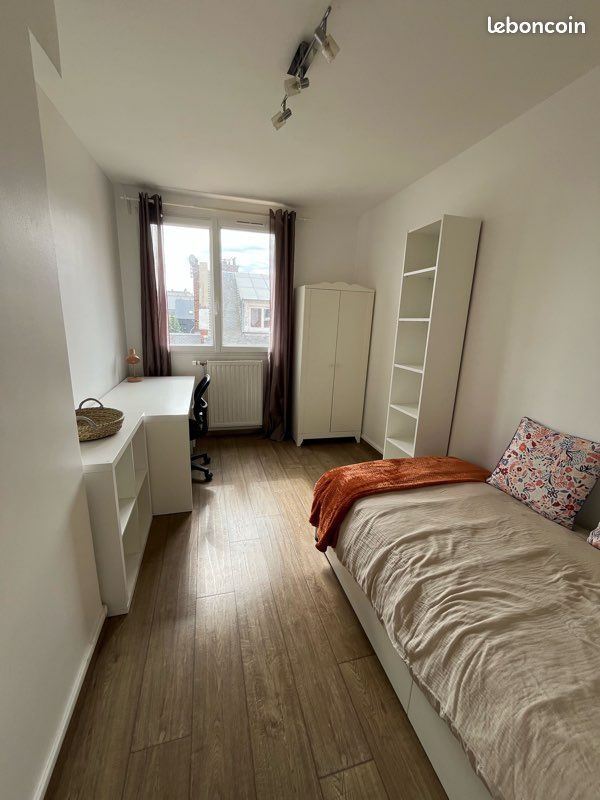 Appartement 4 pièces 70 m² · à Amiens · 70 m² · 390 €