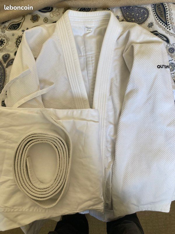 Kimono (image 1)