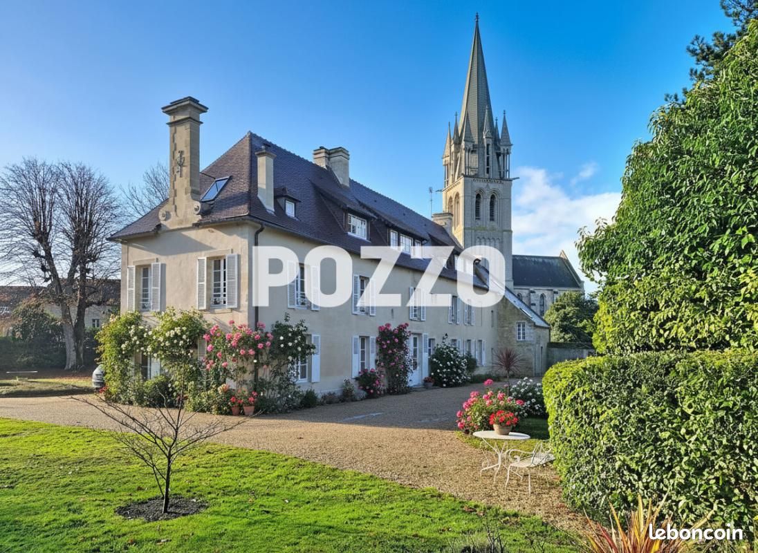 Maison 10 pièces 380 m² · à Douvres-la-Délivrande · 380 m² · 939 000 €