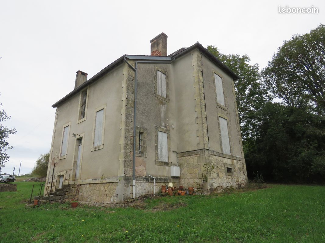 Maison 6 pièces 120 m² · à Hautefort · 120 m² · 117 700 €