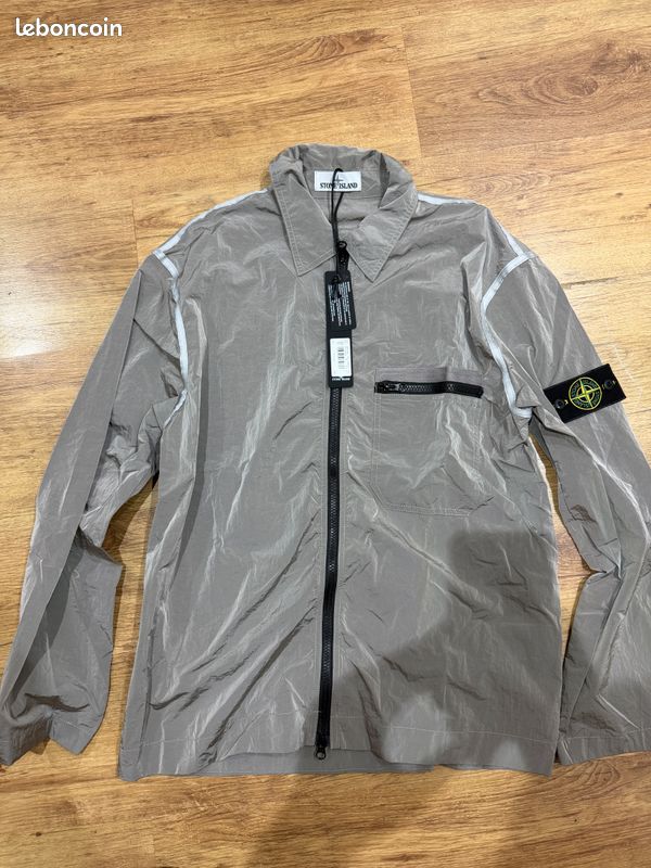 Vest (image 1)