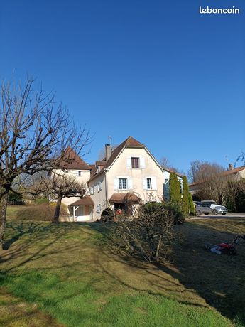 Grande maison bourgeoise au cœur d'un magnifique parc arboré près des Thermes d'Alvignac