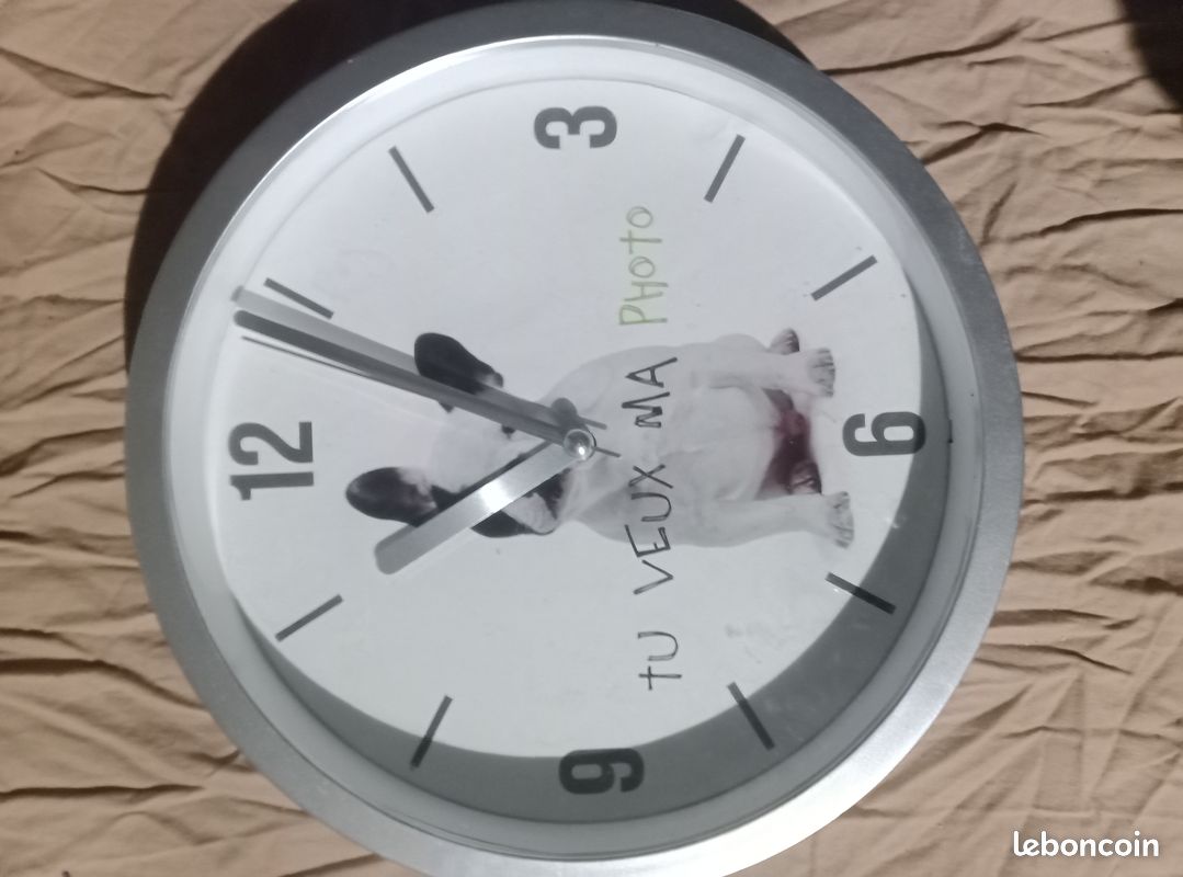Horloge murale motif chien Décoration