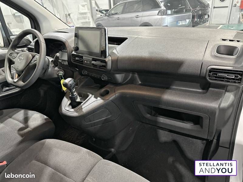 Opel Combo (30) CARGO 1.2 110 CH S/S L1H1 STANDARD PACK CLIM (image 2)