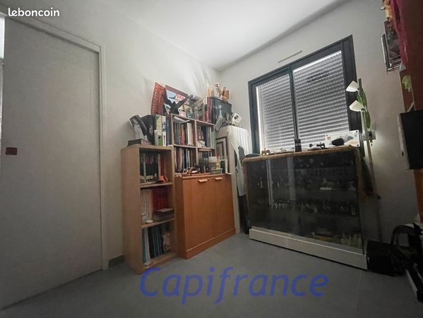 https://img.leboncoin.fr/api/v1/lbcpb1/images/d9/96/2d/d9962d4018aeed3ac661339a44ef73311b8eb9c3.jpg?rule=ad-image
