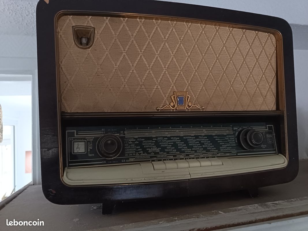 Radio Vintage Radiola TFS année 50 (image 1)