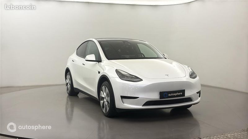 Tesla Model Y Standard RWD (image 3)