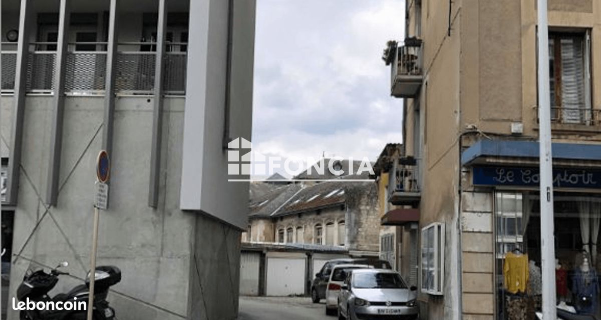 Garage · à Chambéry · 85 €/mois