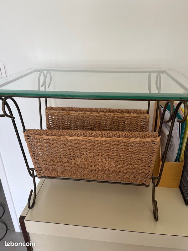 Table porte revue (image 1)