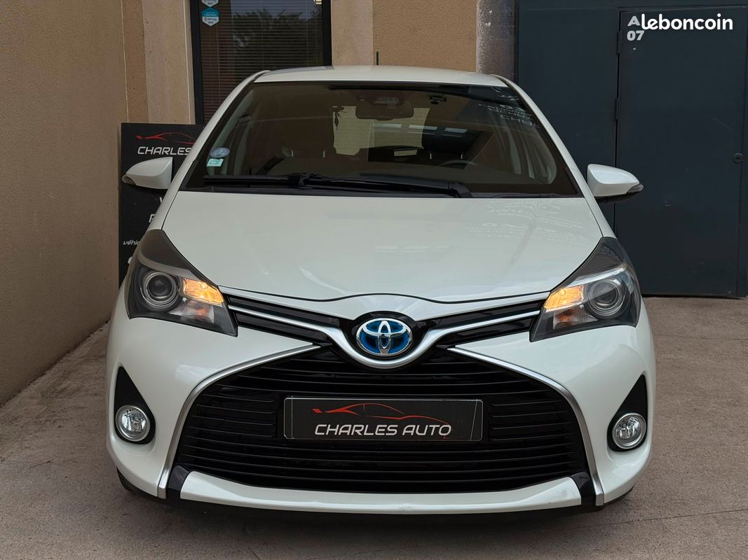 Toyota Yaris HSD 100h Dynamic 5p / 1ere main / Garantie 12 mois (image 14)