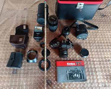 Kit complet Konica Autoreflex T3, objectifs et accessoires (D'occasion