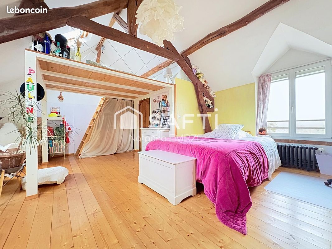 Maison 5 pièces 126 m² · à Le Mesnil-le-Roi · 126 m² · 685 000 €