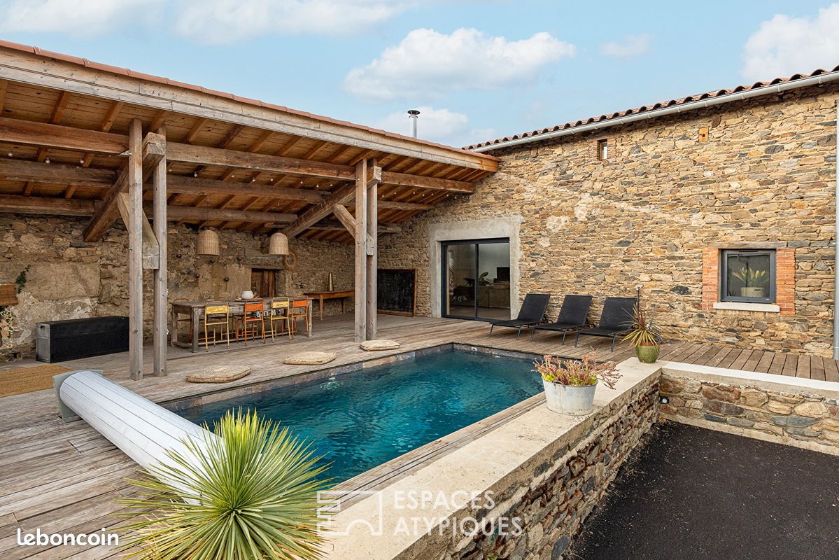 Maison 5 pièces 240 m² · à Saint-Christo-en-Jarez · 240 m² · 595 000 €