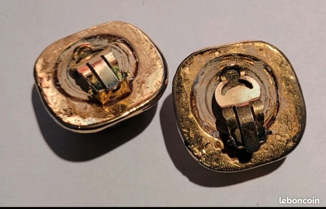 Boucles D'oreilles Vintage KALINGER - Résine Et Strass Doré - Très Bon état