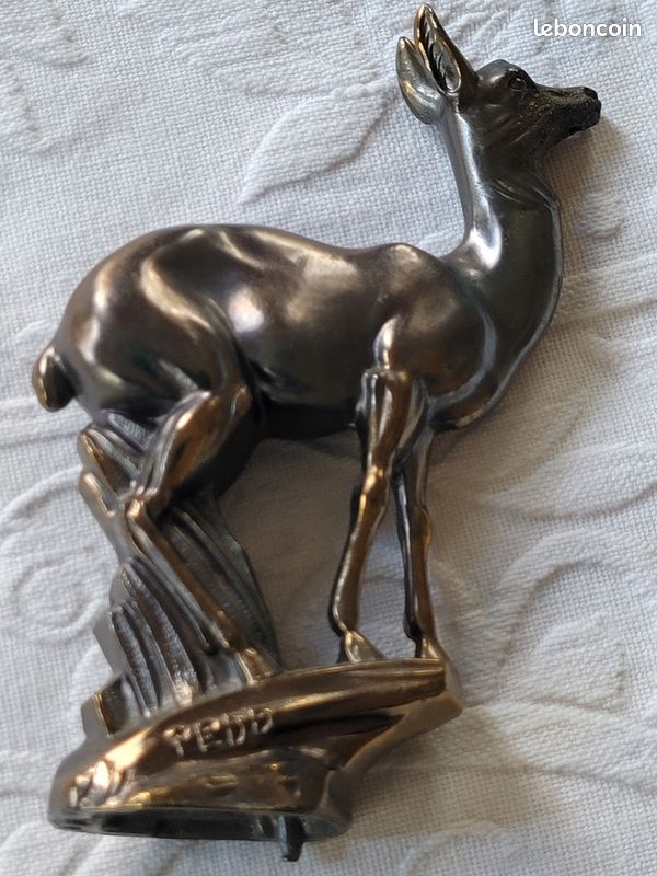 Sculpture biche signée regule pour lampe à (image 4)