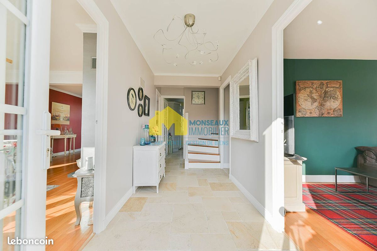 Maison 9 pièces 175 m² · à Sainte-Geneviève-des-Bois · 175 m² · 499 000 €