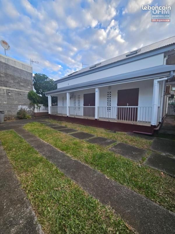 Maison 3 pièces 95 m² · à Sainte-Marie · 95 m² · 1 097 €