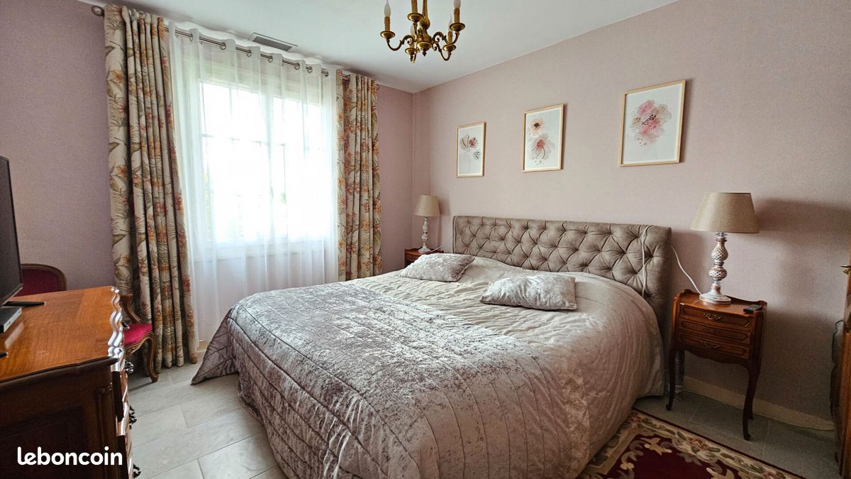 Pavillon 6 pièces 149 m² - Chauray 79180 (image principale 9)