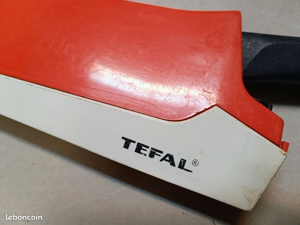 Aiguiseur de couteaux traditionnel avec manche en plastique et metal