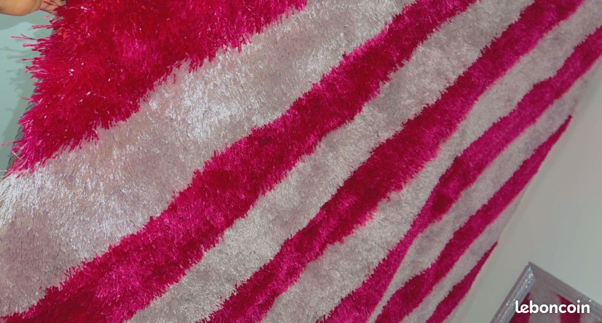 Très grand tapis rose 2m / 1m44 (image 1)