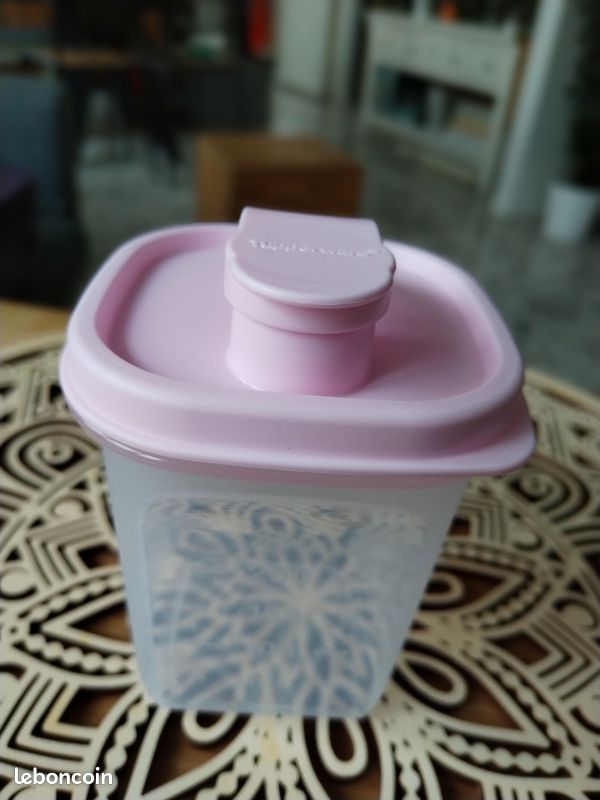 TUPPERWARE PICHET FRIGO 2L EUR 10,90 - FR