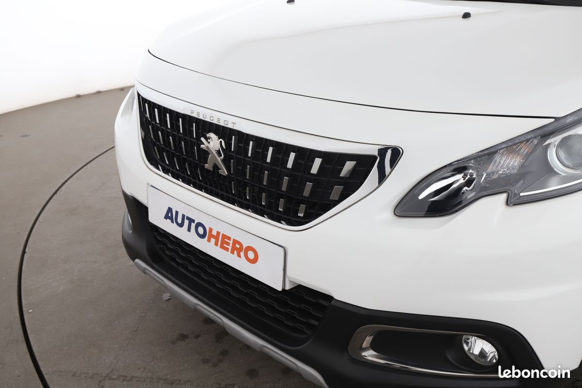 Peugeot 2008 1.2 PureTech Allure 110 ch (image 27)